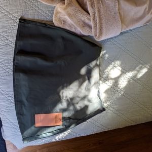 Girlfriend collective moss skort in M